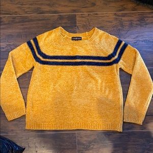 Almost Famous Scoop neck knit sweater size Medium